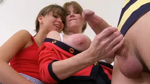 Youthfull dude gets a hj from a MILF before the FFM