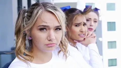 Senior coach fucked doggie-style teen gals in FFFM